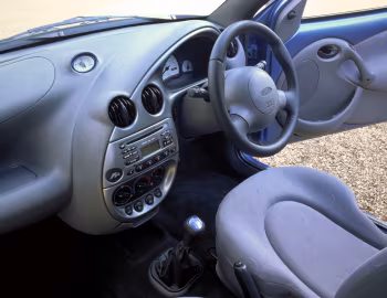 Интерьер Ford Ka [UK-spec] (RBT) '1996–2005