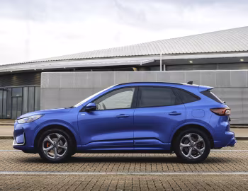 Ford Kuga ST-Line Hybrid [UK-spec] '2024–pr.