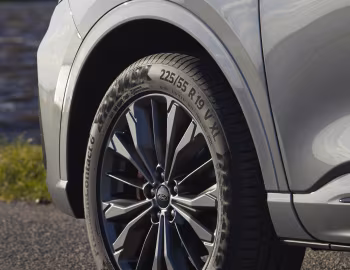 Ford Kuga Plug-In Hybrid "Sound Edition" [EU-spec] '2025–pr.