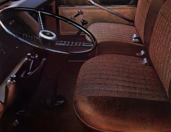Interior 1984 Ford L-700 Stake Truck