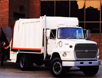 1990 Ford L-8000 Refuse Truck
