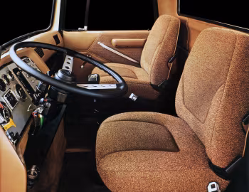 Interior Ford L-Series