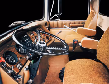 Interior Ford L-Series