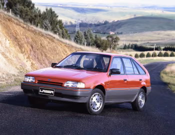 Ford Laser Redline 5-door [Australia] (KE) '1989–03.1990