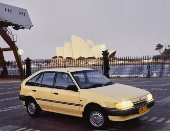 Ford Laser GL 5-door [Australia] (KE) '10.1987–03.1990