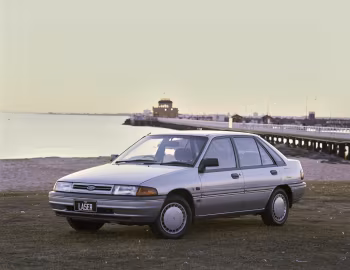 Ford Laser Ghia 5-door [Australia] (KF) '03.1990–10.1991