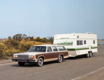 1984 Ford LTD Crown Victoria Country Squire Station Wagon (44 74K)