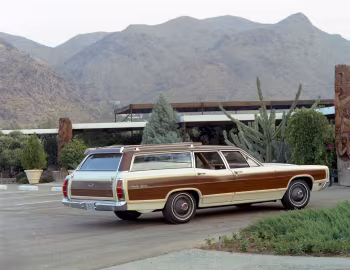 1970 Ford LTD Country Squire 6-passenger Station Wagon (71E)