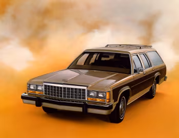 1983 Ford LTD Crown Victoria Country Squire Station Wagon (44 74K)