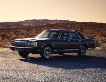 1988 Ford LTD Crown Victoria LX (74 54K)