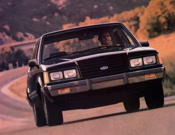 1985 Ford LTD LX Touring Sedan (39 54D)