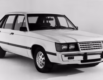 1985 Ford LTD LX Touring Sedan (39 54D)