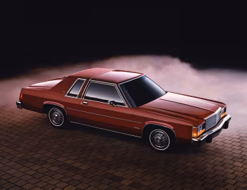 1982 Ford LTD 2-door Sedan (32 66H)