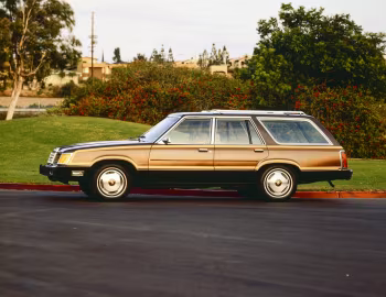 1985 Ford LTD Squire Wagon (40 74D)