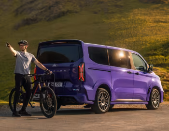 Ford E-Tourneo Custom MS-RT [Worldwide] '2025–pr.