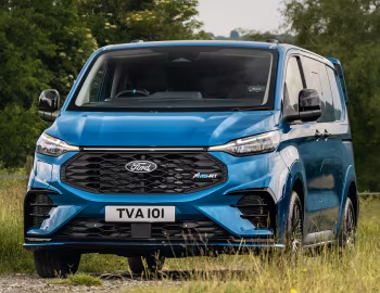 Ford E-Transit Custom MS-RT Double-Cab-in-Van L1 [UK-spec] '2024–pr.