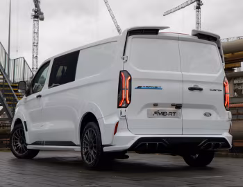Ford E-Transit Custom MS-RT Double-Cab-in-Van L2 [EU-spec] '2024–pr.