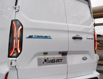 Ford E-Transit Custom MS-RT Double-Cab-in-Van L2 [EU-spec] '2024–pr.