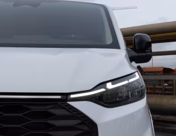 Ford E-Transit Custom MS-RT Double-Cab-in-Van L2 [EU-spec] '2024–pr.