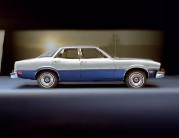 1976 Ford Maverick 4-door Sedan (92 54A) '1975–76