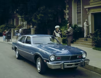 1976 Ford Maverick 4-door Sedan (92 54A) '1975–76