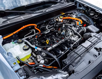 Bajo el capó Ford Maverick Hybrid Lariat [Latam] '2025–pr.