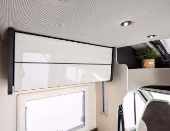 Interior 2025–pr. McLouis Mc4 Slim 339 '2024–pr.