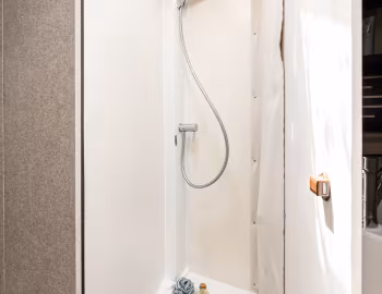Interior 2025–pr. McLouis Mc4 Slim 339 '2024–pr.