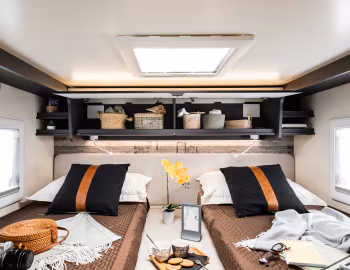 Interior 2025–pr. McLouis Mc4 Slim 339 '2024–pr.