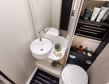 Interior 2025–pr. McLouis Mc4 Slim 339 '2024–pr.