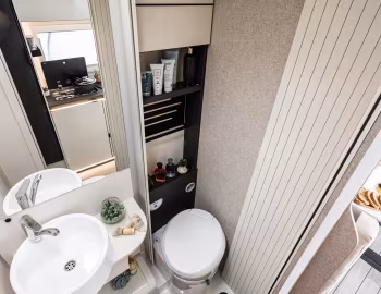 Interior 2025–pr. McLouis Mc4 Slim 339 '2024–pr.