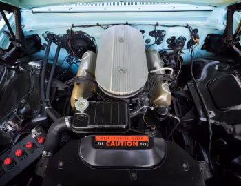 Bajo el capó 1961 Ford Galaxie Sunliner 390/401 HP (VO-55)