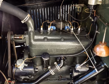 Пад капотам 1929 Ford Model A Mail Truck