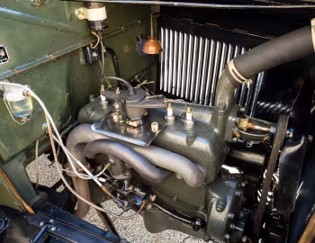 Пад капотам 1929 Ford Model A Mail Truck