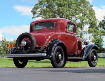 1932 Ford Model B Deluxe Coupe (B-520)