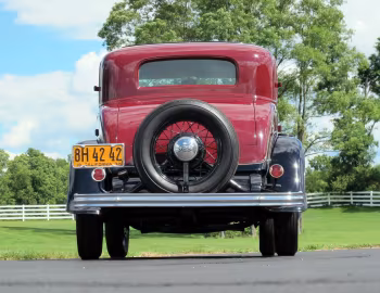 1932 Ford Model B Deluxe Coupe (B-520)