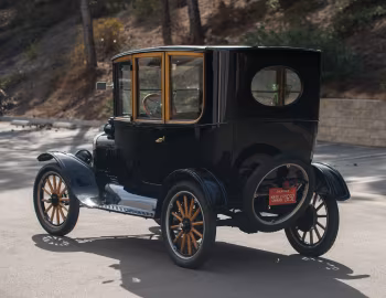 1919 Ford Model T Center Door Sedan
