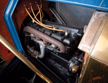 Bajo el capó 1911 Ford Model T Tourabout