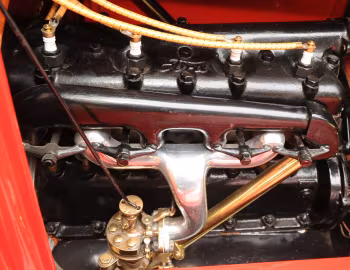 Bajo el capó 1910 Ford Model T Tourer