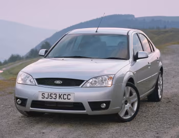 Ford Mondeo Zetec S 5-door [UK-spec] '2001–03