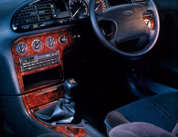Interior Ford Mondeo Ghia 4x4 Hatchback [UK-spec] '1993–96