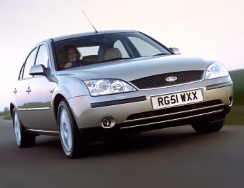 Ford Mondeo Ghia 4-door [UK-spec] '2000–03