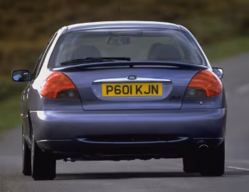 Ford Mondeo Ghia X Saloon [UK-spec] '09.1996–12.2000