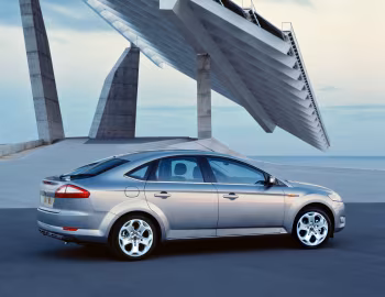 Ford Mondeo Hatchback '2007–10