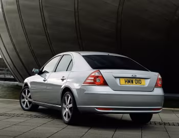 Ford Mondeo Hatchback [Worldwide] '2005–07