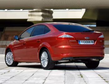 Ford Mondeo Titanium Hatchback '2007–10