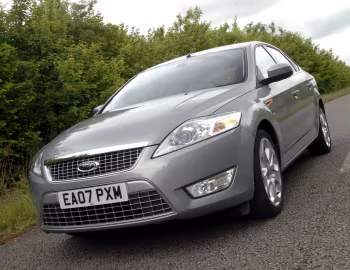 Ford Mondeo Titanium 5-door [UK-spec] '2007–10