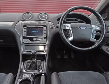 Panel frontal Ford Mondeo Titanium 5-door [UK-spec] '2007–10