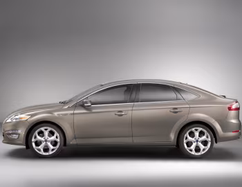 Ford Mondeo Hatchback '2010–14