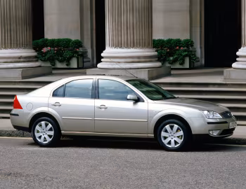 Ford Mondeo Zetec 5-door [UK-spec] '2003–05